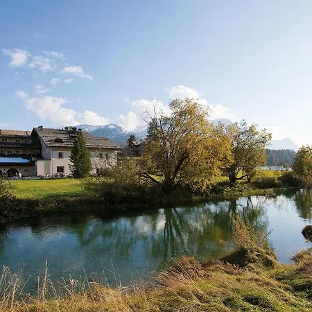 Hotel Chesa Grischa 3*