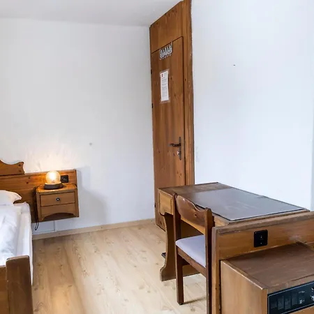 Hotel Chesa Grischa 3*