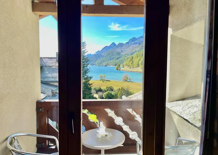 Chesa Grischa Szálloda