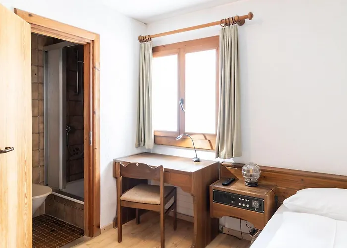 Hotel Chesa Grischa 3*