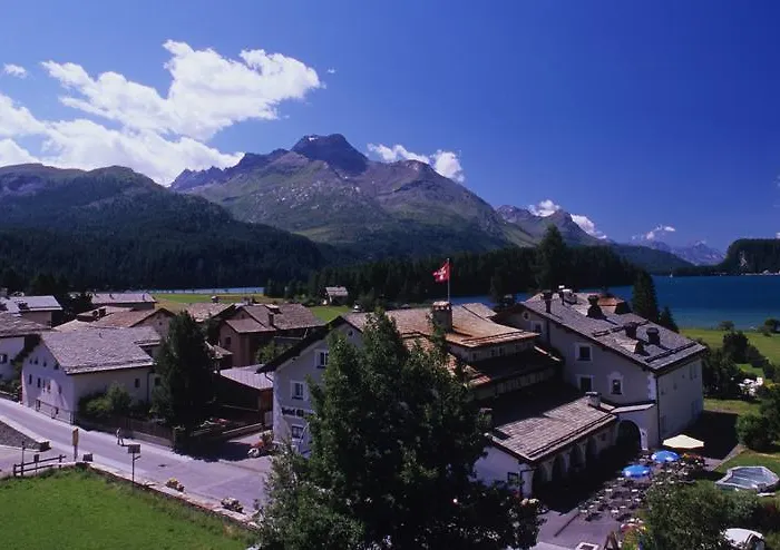 Hotel Chesa Grischa 3*