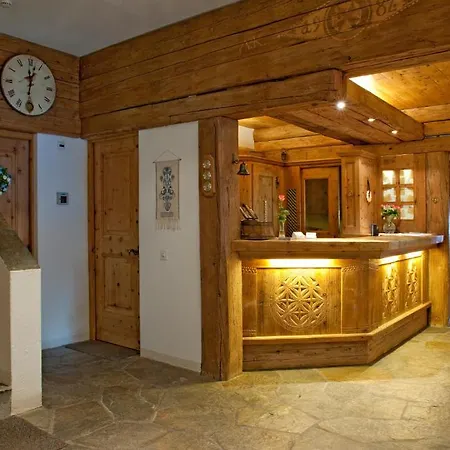 Chesa Grischa Hotell