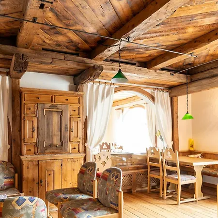 Szálloda Chesa Grischa 3*