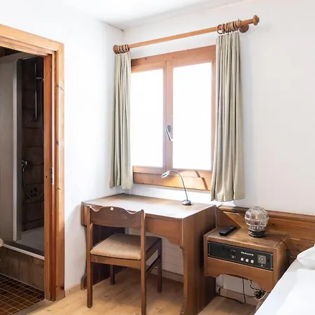 Hotell Chesa Grischa 3*